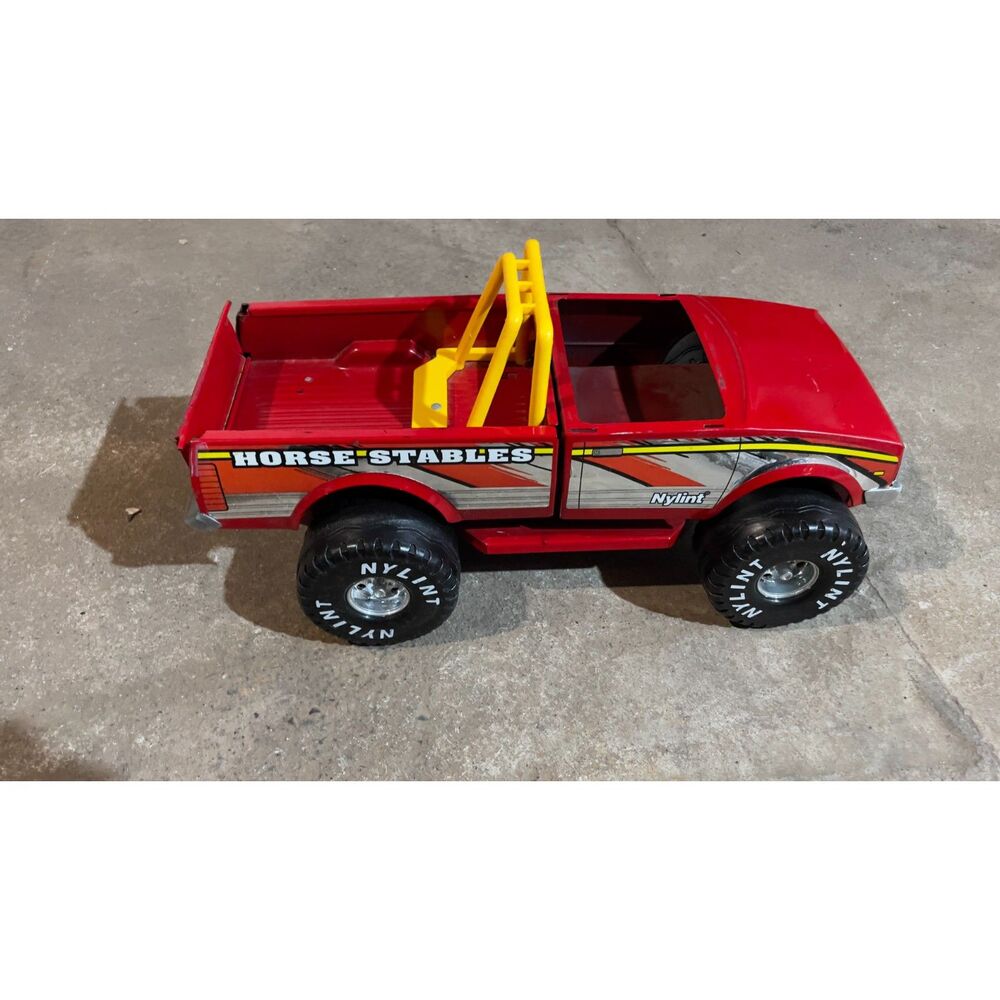 Vintage Nylint Horse Stables Monster Pickup Truck Toy Red Presse Steel Large 4x4